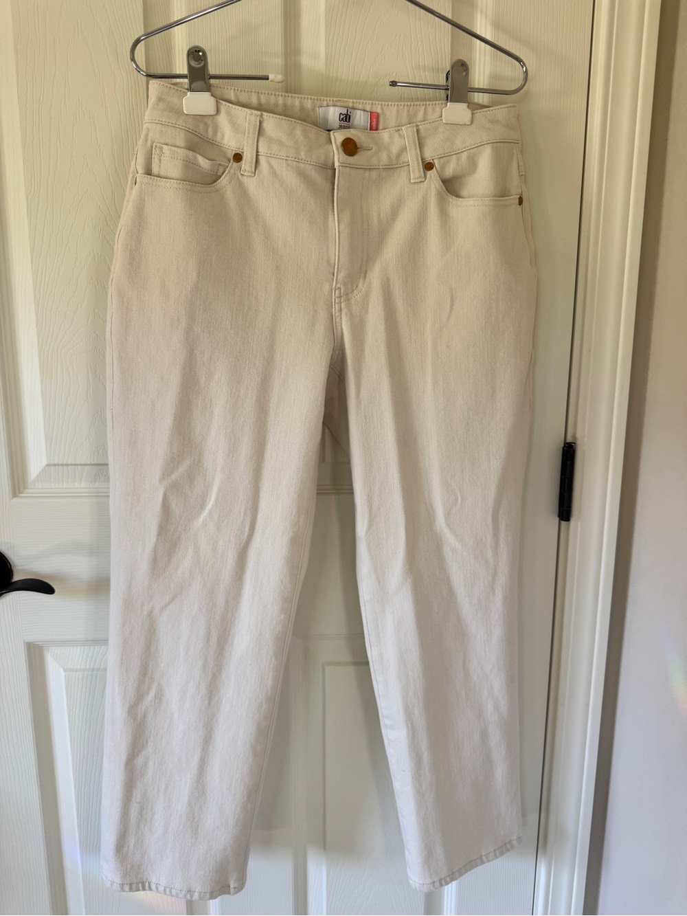 CAbi Soho Cropped Jeans in Cream - Picture 2 of 8